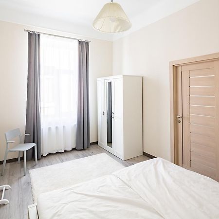 #1 Apartment Львов Экстерьер фото